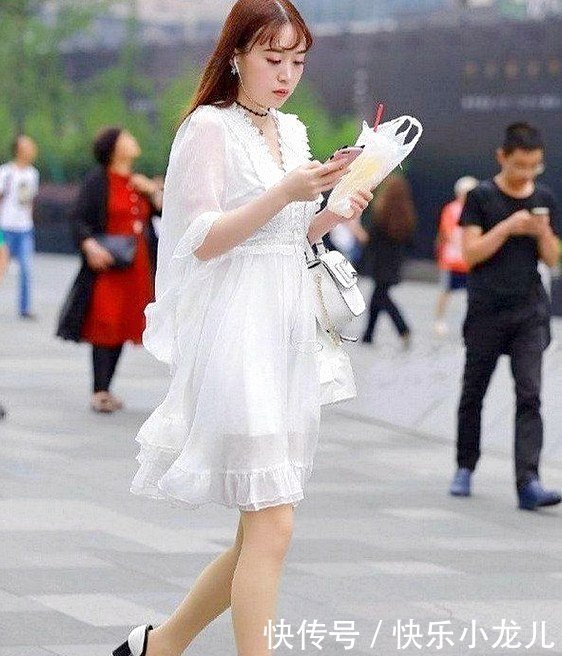 百变小姐姐的时尚魅力,气场也有一米八