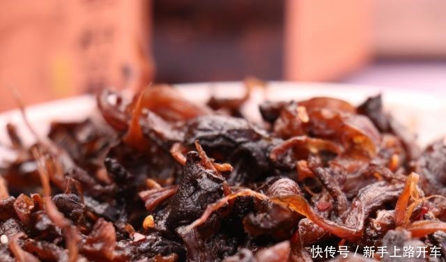 陆良年货街的美食 凭“颜值”就能征服你！