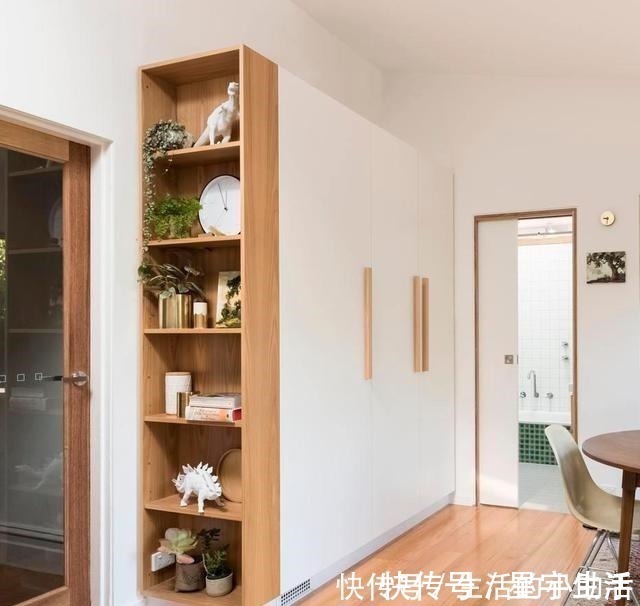 柜子|朋友贼有想法，柜子上下不分段，在柜门上开凹槽，实用性蹭蹭上涨！