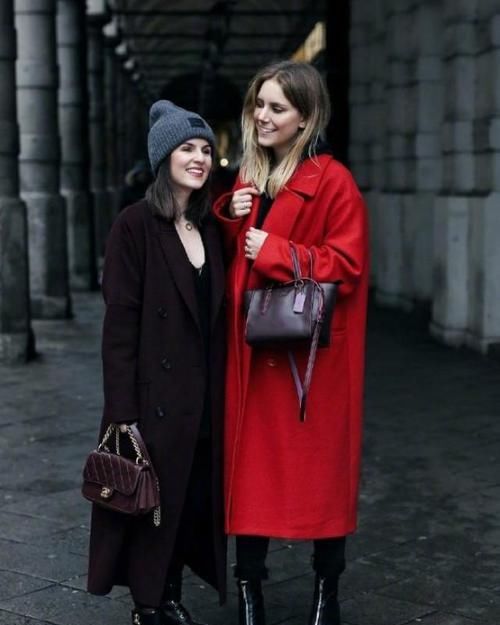 女人不管多少年纪，穿大衣时，最好别配这2双鞋子，另外3双更时髦