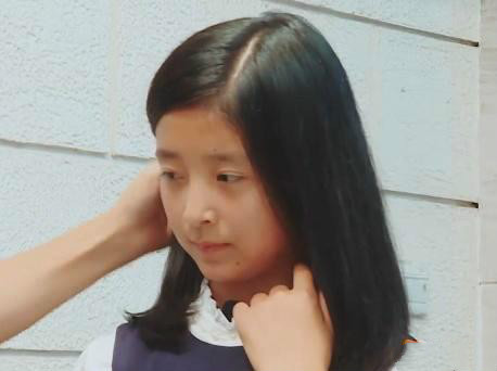 变形计农村女孩第一次做头发,前后判若两人,网友挪不开眼