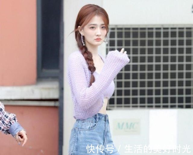 露脐装|徐璐上节目玩起BM风,穿露脐装露出小蛮腰,美得像漫画里的人物!