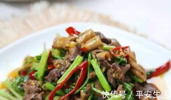 泡椒|美食精选：香菇板栗鸡块，芹菜爆炒鸡胗，烧椒茄子，泡椒肥肠做法