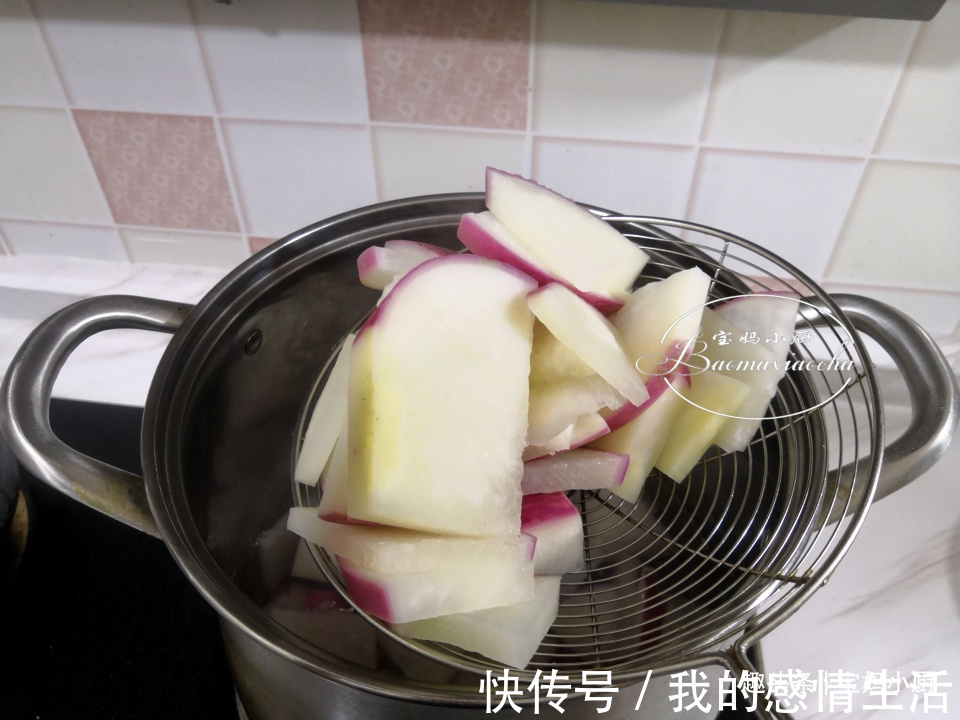 儿子去上班，带走20个萝卜馅大包子，都被同事抢光，纷纷要做法