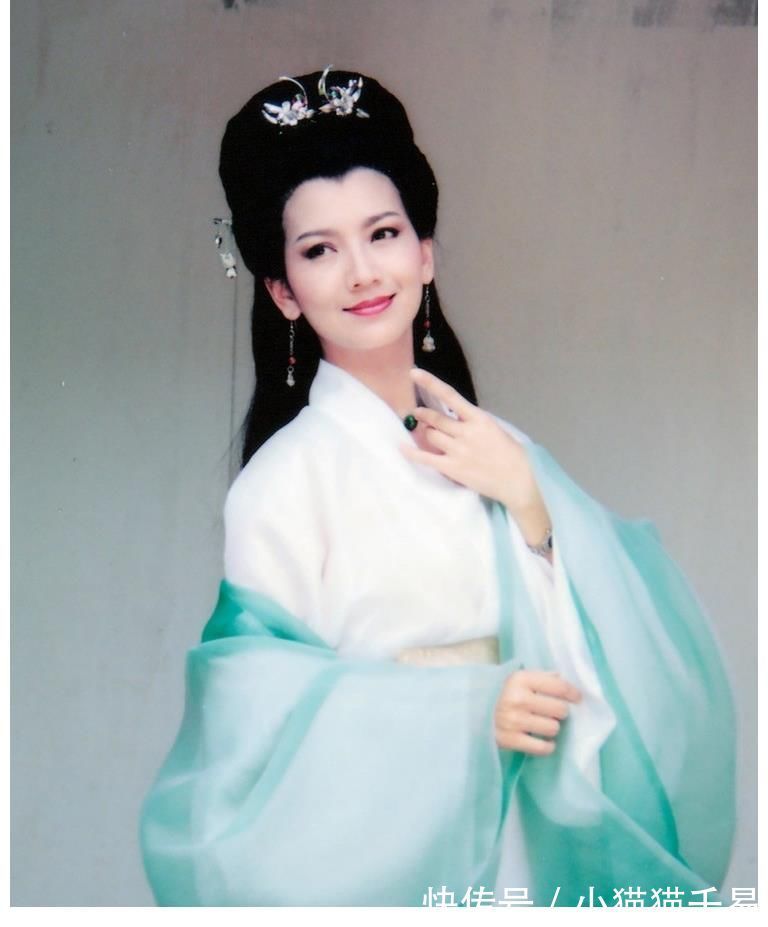 別在綜藝節(jié)目中重現(xiàn)經(jīng)典了！看著實在太尷尬，請不要毀童年