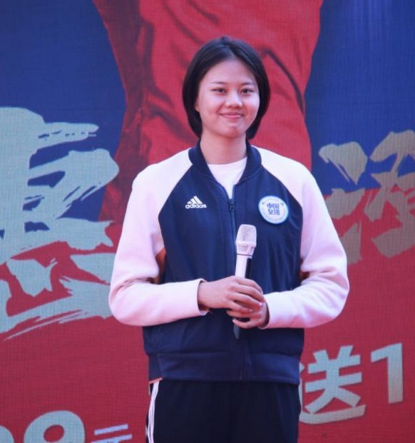 大长腿|女排奥运冠军胖了!脸蛋肉嘟嘟太可爱,身穿“中国女排”服饰抢眼