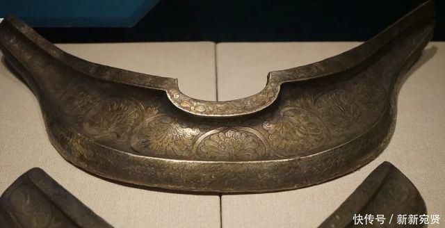 契丹贵族墓画了幅汉人美女图,还题诗说“征辽”