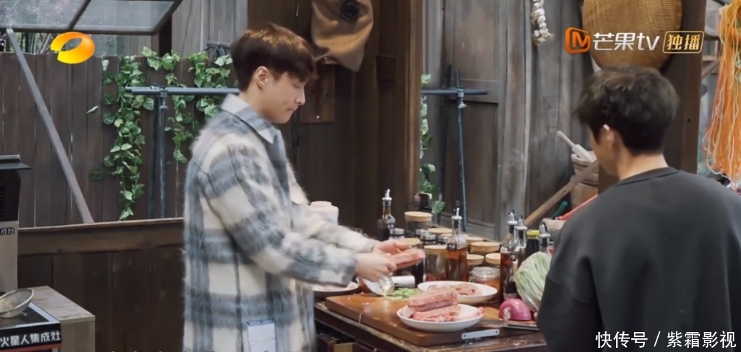 张艺兴首次成常驻嘉宾,《向往的生活5》凭啥成慢综艺“独苗”?