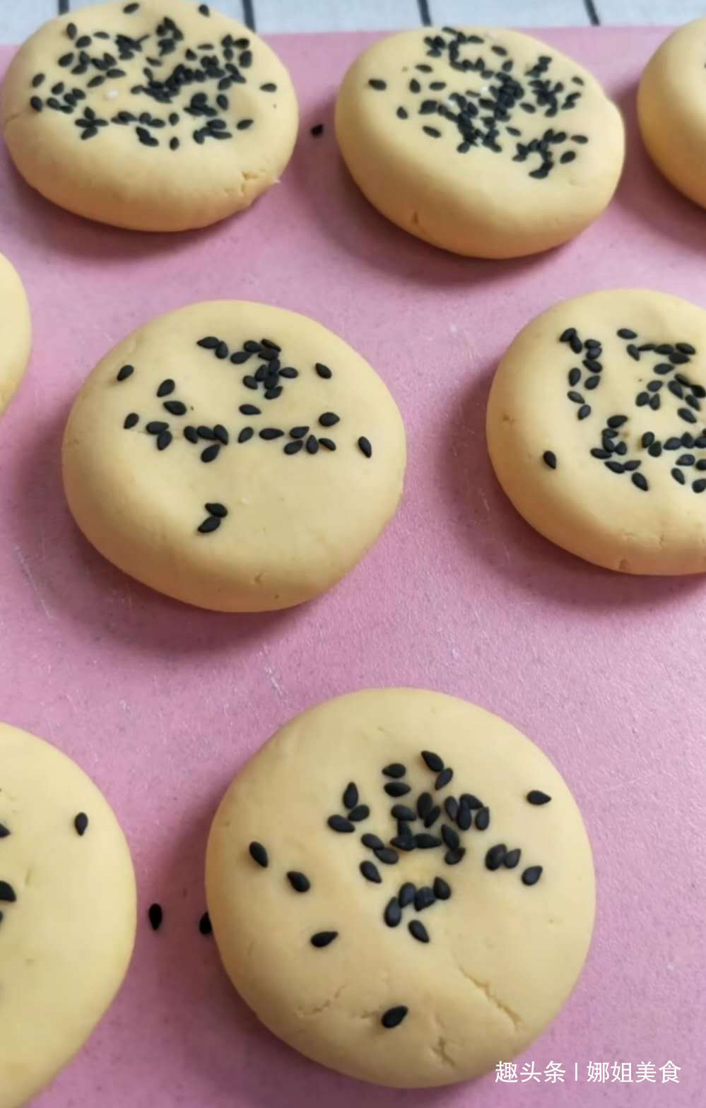 红薯用此做法，喷香绵软，5块钱做一大盘，孩子最爱吃