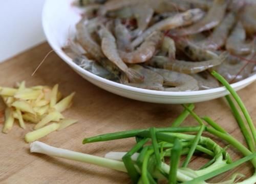 盐水虾|煮虾，到底是冷水下锅，还是热水？用错了水，难怪虾肉不鲜腥味重