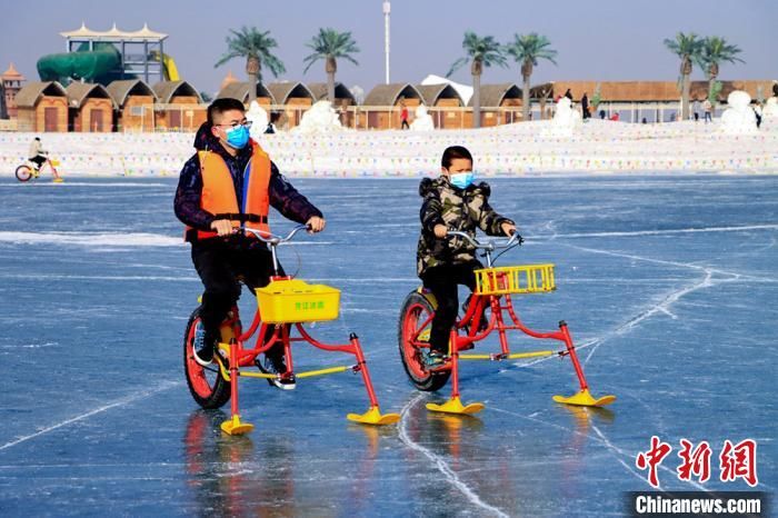 老年|新疆博斯腾湖多样旅游项目吸引游客赏冰乐雪迎新春