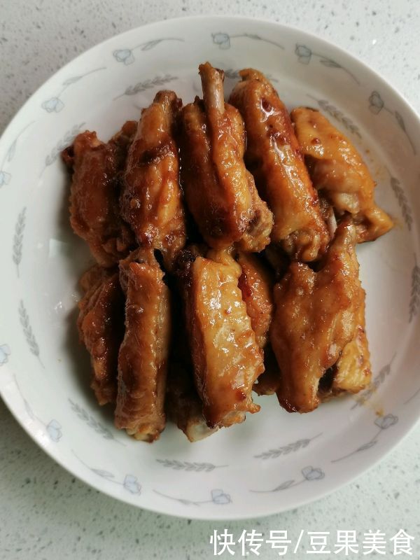 鸡中翅|大厨教你这么做不用放油的鸡中翅，分分钟就可以学会