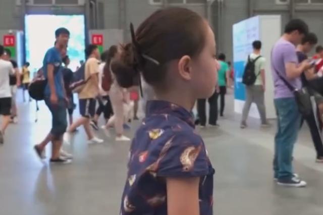 夫妻二人|夫妻二人都是中国人却生出了混血女儿,丈夫要求亲子鉴定错了吗