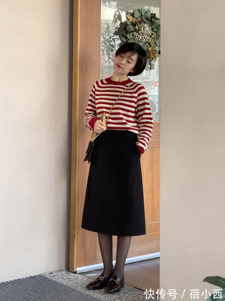 小个子 裙子别乱买,2022年流行“过膝不过踝”的半身裙,遮肉显瘦还百搭