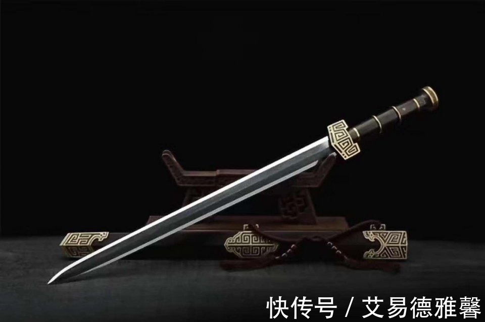 满江红@“烈酒在喉剑在腰”史上男人味炸裂的十五句诗词,哪首最燃?