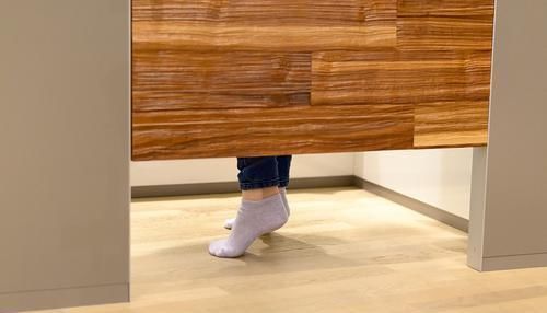 腰部疼痛|医生每天踮脚15分钟的人，坚持一段时间，会收获以下4个好处