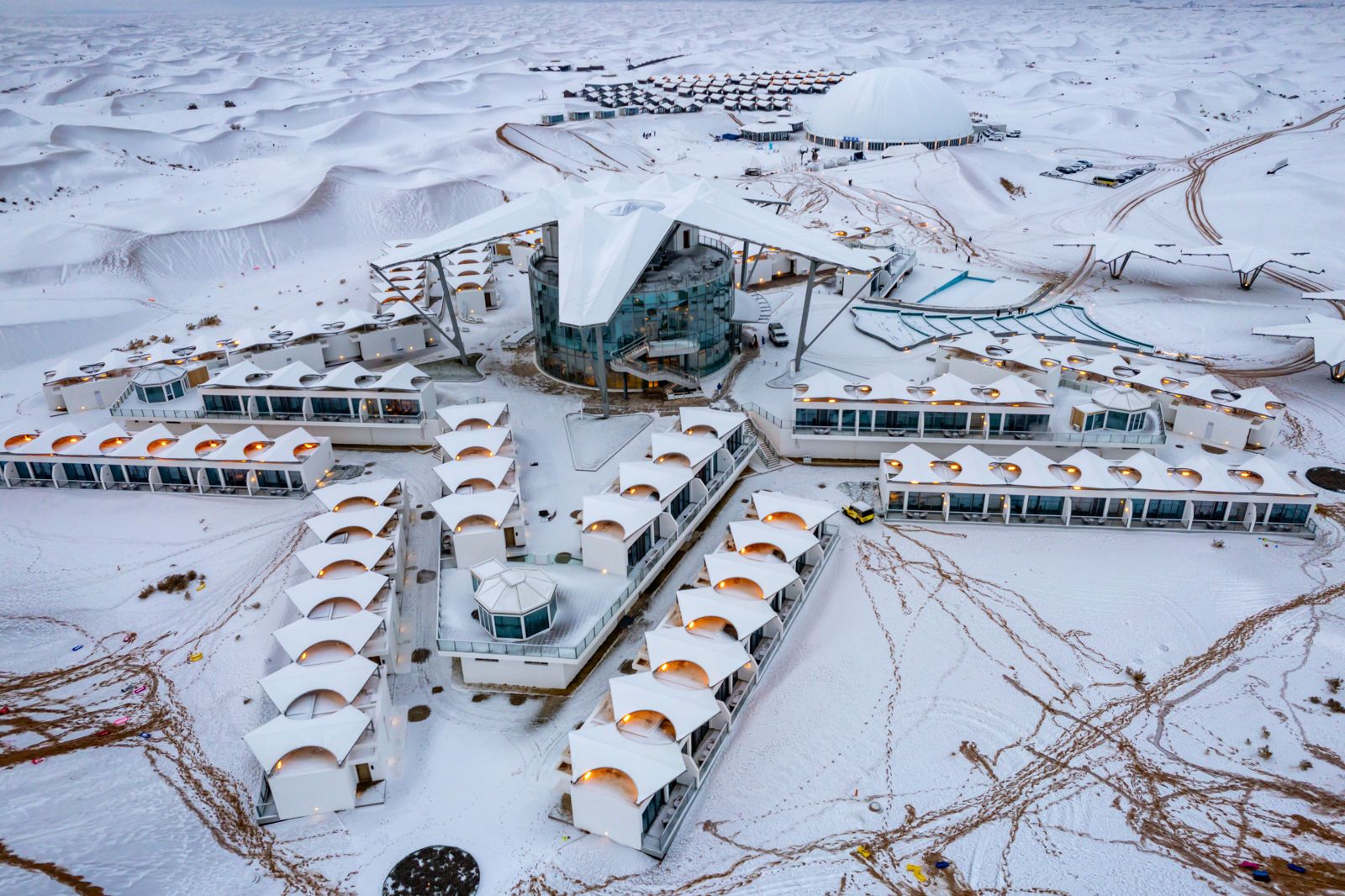 沙漠|高清大图：雪后的白色沙漠有多美？