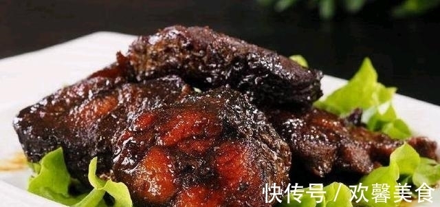 美食推荐：香煎五花肉，蚝油香菇生菜，五香熏鲅鱼的做法