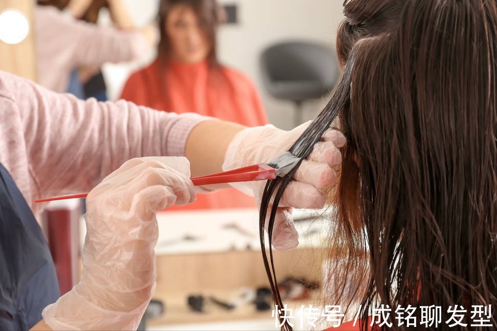 头发|染发不满意最好别洗掉,发质干枯又显焦黄,三种补救重获漂亮发色