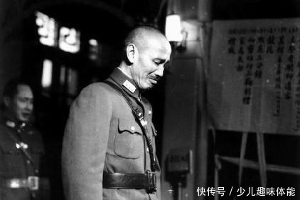 秘书|中国宣布首颗原子弹爆炸成功,蒋介石有何反应贴身秘书给出答案