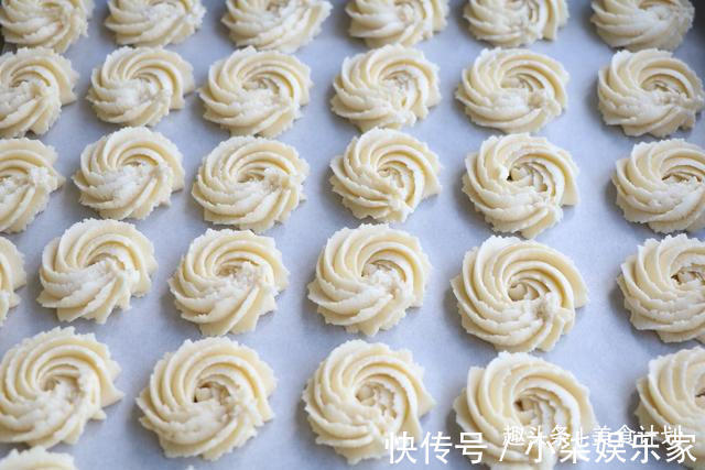 简单几步,教你在家做曲奇饼干,又酥又脆比买的好吃,特别解馋