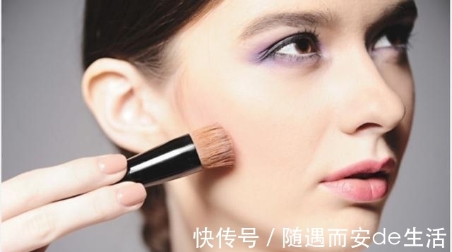 毛孔 三四十块和三四百的粉底液，到底差在哪？看完这4点你就明白了