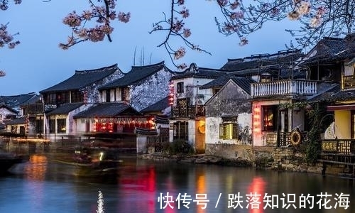 清代#清代的一篇咏菊佳作,思绪飞扬,笔墨灵动,颇有陶渊明的高雅情怀