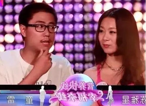 小伙上“非诚勿扰”遭灭灯,却被台下富婆看中:牵我包吃住20年