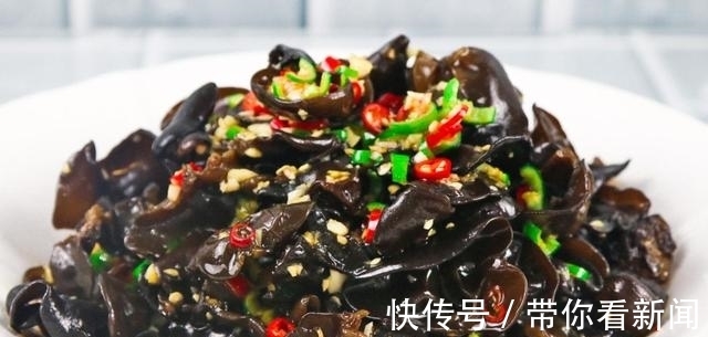 小米辣|饭店的“凉拌木耳”都是这样做的,爽脆开胃,详细技巧一学就会!