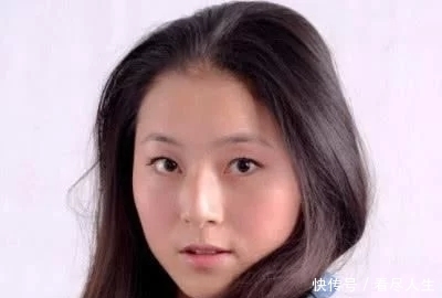 让男生超反感的4种发型,女生还自以为很时尚,简直可笑!