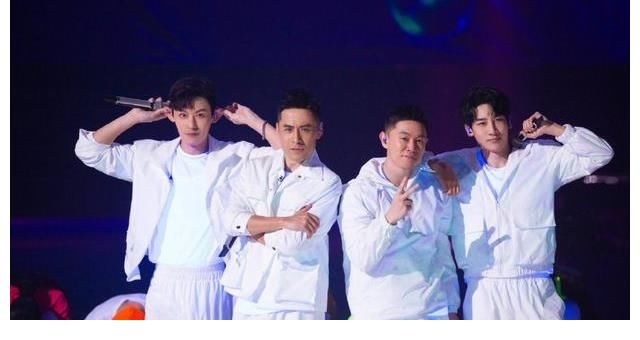 3189|张淇飚高音,大湾区五人组的欢乐舞台,哥哥们第一次公演表演酷炫