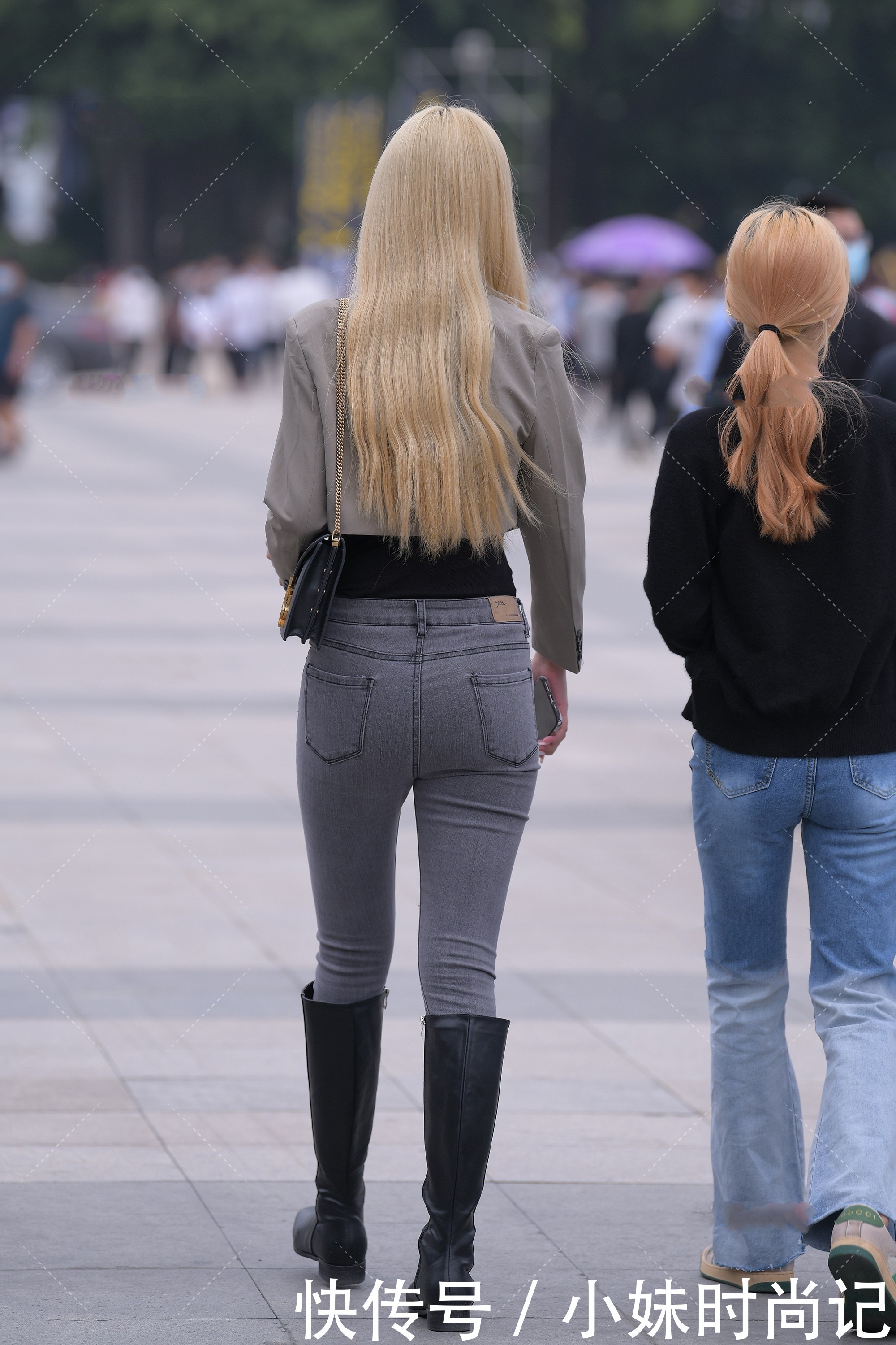 时髦|街拍:长筒靴的温暖与百搭, 整体穿搭更潮酷, 显时髦感