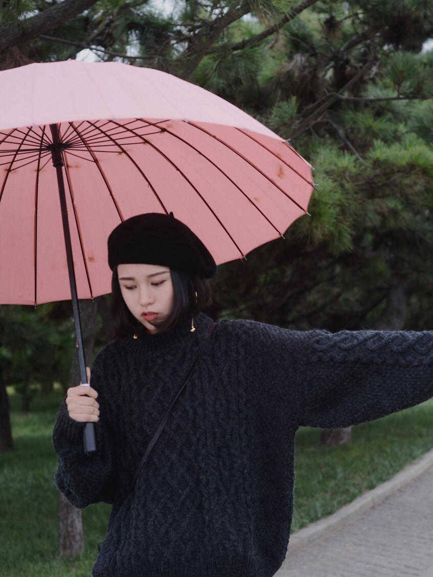 毛衣|冬季套头毛衣这样搭,配大衣更显精神