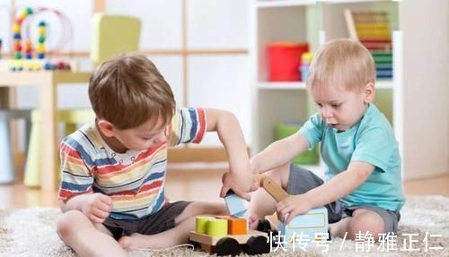 宝宝|宝宝情感发展里程碑,出生就会互动,收好这份“幼儿社交时间轴”