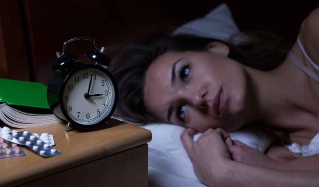 迷恋者|失眠让你痛苦万分？只需做好以下四件事，让你轻松一觉到大天亮