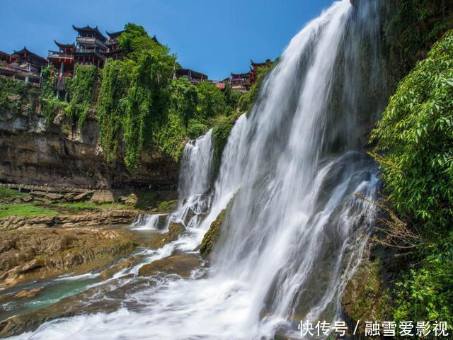 中国唯一挂在瀑布上的古镇，美景不输周庄，却因一部电影闻名全国