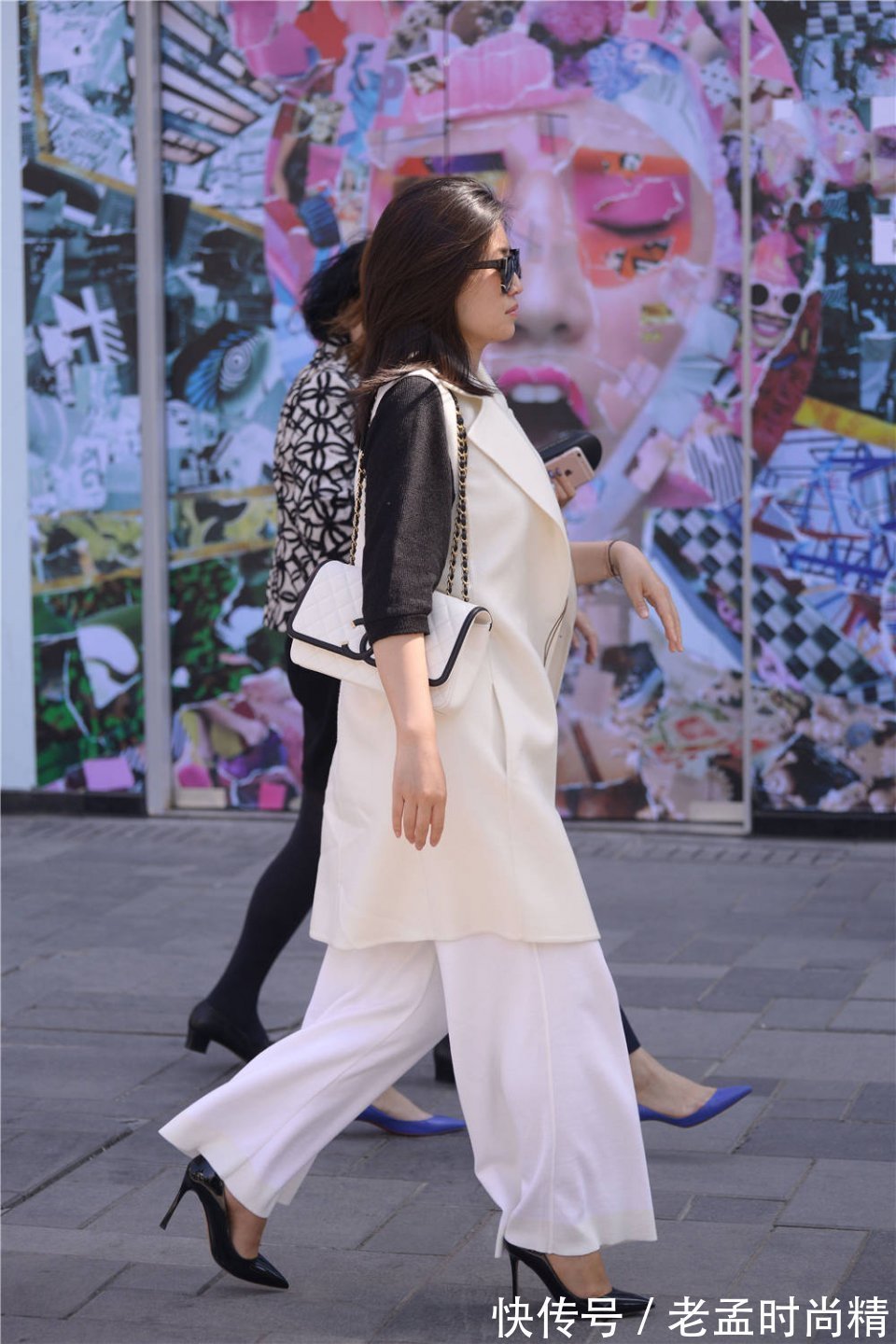 尖头|黑色尖头细跟鞋,白色阔腿裤,30岁以后的成熟女士搭配