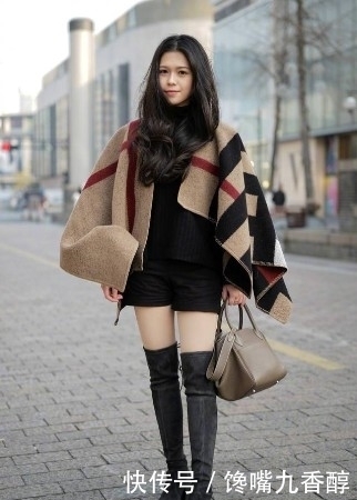 养眼|街拍:穿搭时髦又养眼的都市美女,靓丽的着装,映衬出不凡时尚