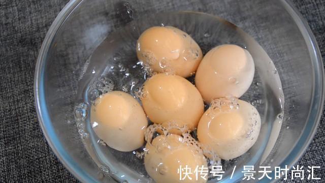 最近鸡蛋这个吃法火爆了，老一辈人吃三高稳身体棒，越吃越精神