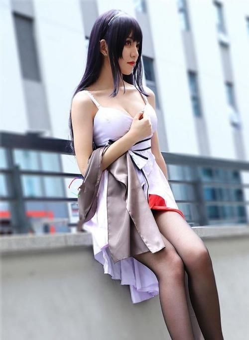 妹子|妹子展现逆天长腿，穿淡紫色裙装，鼓鼓的真不错