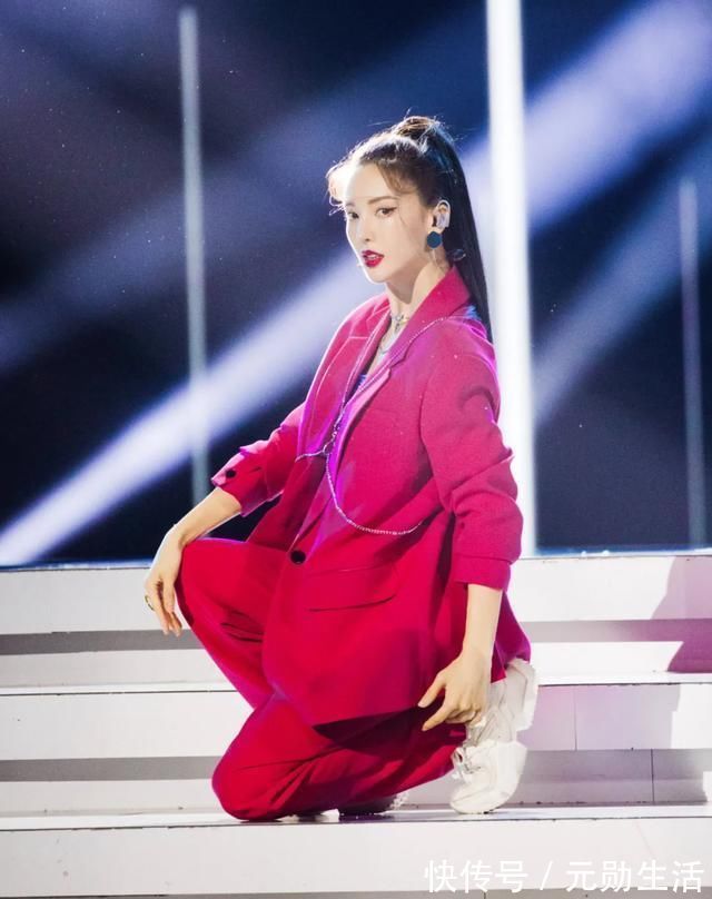 发量|美丽无死角的女孩,都把发型换成了这些样子