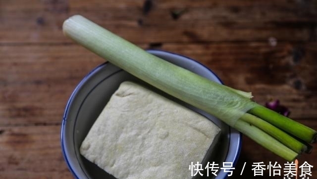 教你烧豆腐的绝招,秘方和做法都告诉你,又嫩又香又营养,比肉香