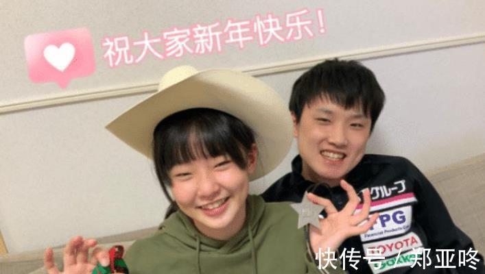 张本智|张本智和兄妹晒新年照!妹妹秀4金收获颇丰,哥哥不嫉妒满脸欣慰