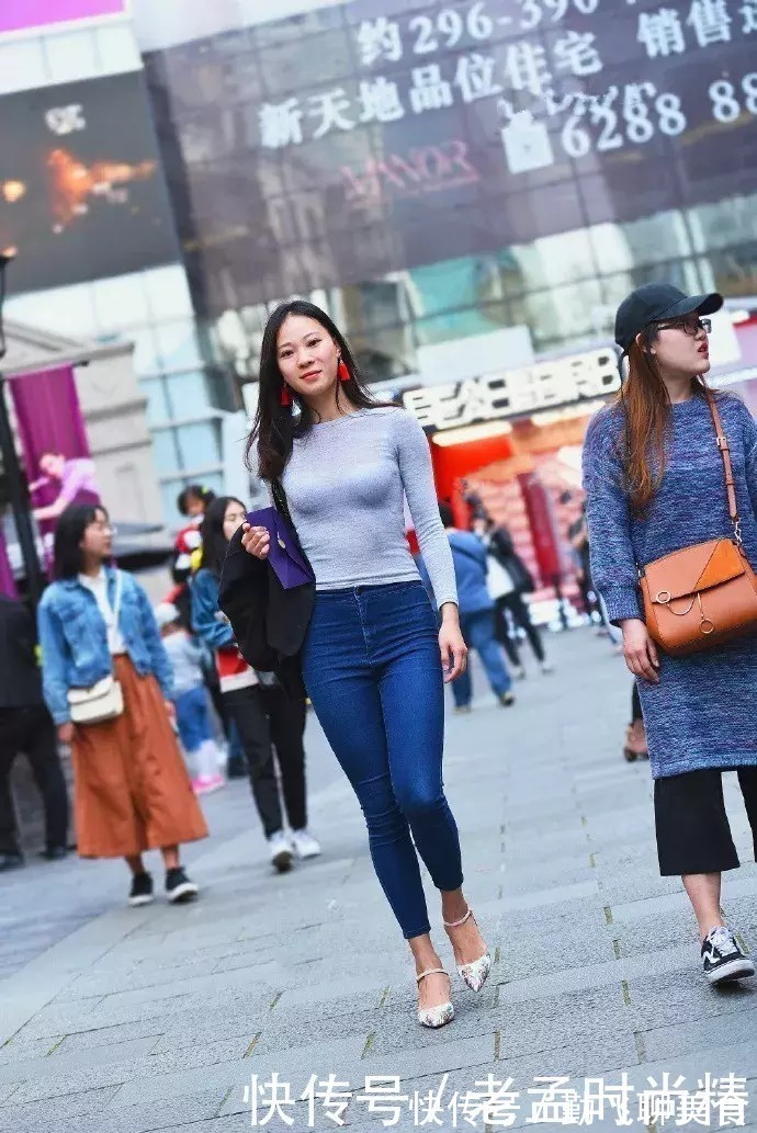 搭配|街拍高跟鞋经典搭配,穿出女性的自信与魅力