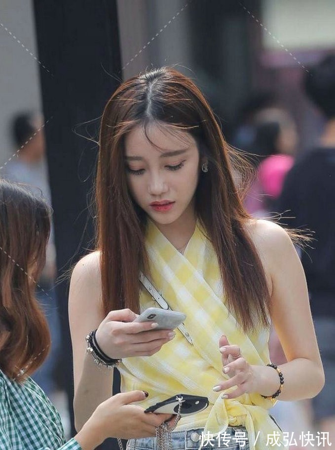 衬衫 米色和桃粉色的配色,丰富而又有层次,显得成熟稳重又优雅精致