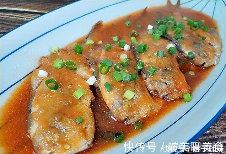 不管炖什么鱼,别再加醋了!试试新做法,肉质鲜嫩没腥味,太香了