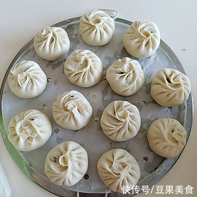 萝卜粉丝包子这样做,手残党也能当大厨
