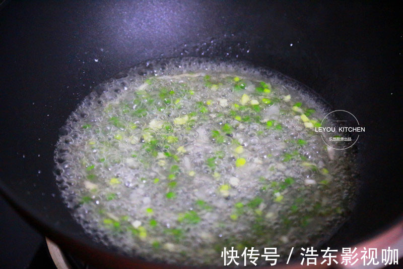 蒸出来的美味，又鲜又嫩的鸡腿吃法，一滴油没放，清淡有滋味