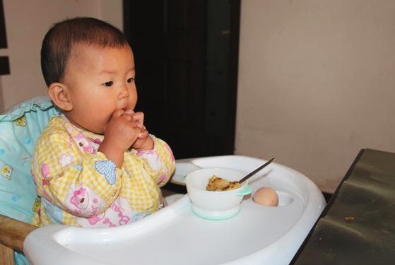 果果|7岁男娃长期积食，3年未长个！提醒家长：3种食物少给孩子喂