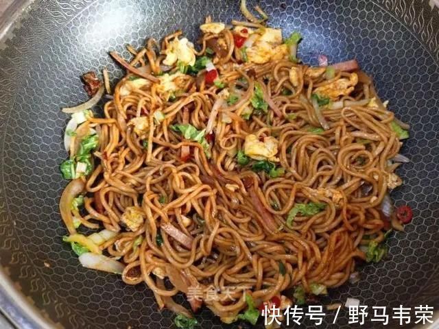 白菜|吃一次就上瘾的炒面，学会你绝对不后悔，吃货简直不能忍！